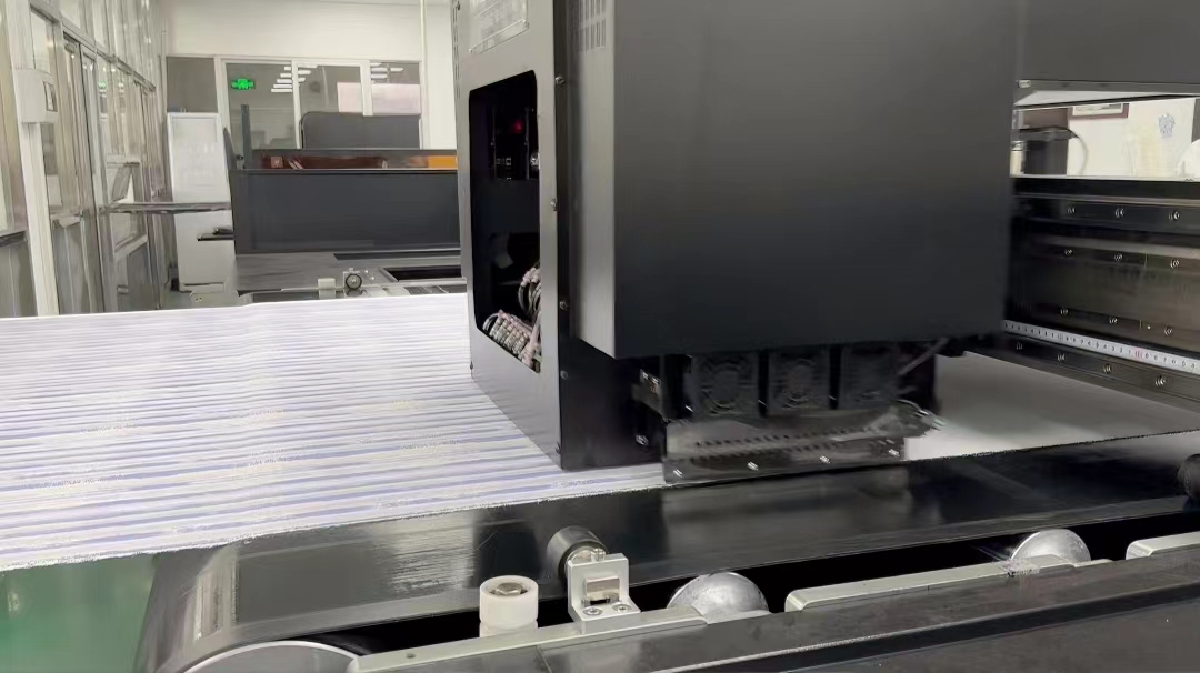 數(shu)碼印花打(da)印時出現(xian)交叉色的(de)原因